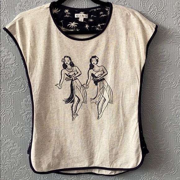 3/$20 Kling Hawaiian print tshirt - Picture 2 of 4